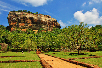 【日本語ガイド】【2泊3日】【コロンボ空港発着】
シギリヤロックにジープサファリ世界遺産が盛りだくさん！
～スリランカ2泊3日立ち寄りプラン～