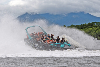 【半日】短時間で気軽に楽しめる！ジェットボーティング