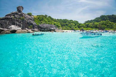 ＼タイで一番キレイな海＆ビーチはココ／​半年間しか入島できない秘境シミラン諸島で極上シュノーケリング＆ビーチトリップ

