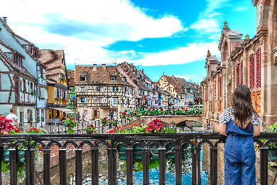 【パリ発午後出発】
アルザス地方の可愛らしい街コルマール日帰りツアー