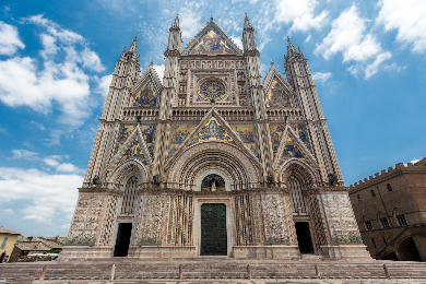 【日本語アシスタント】天空のチヴィタ、怪物公園、丘の町オルヴィエートめぐり1日ツアー＜ご当地ランチありorなし選択可＞